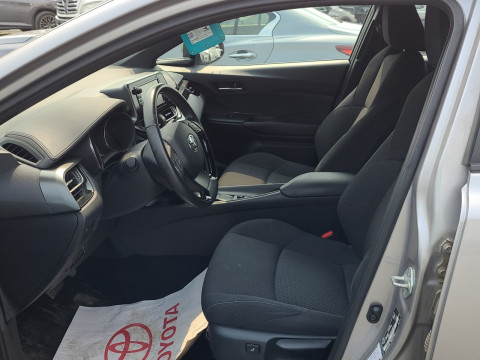TOYOTA C-HR XLE (2017) АКПП