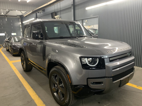 LAND ROVER DEFENDER (2021)
