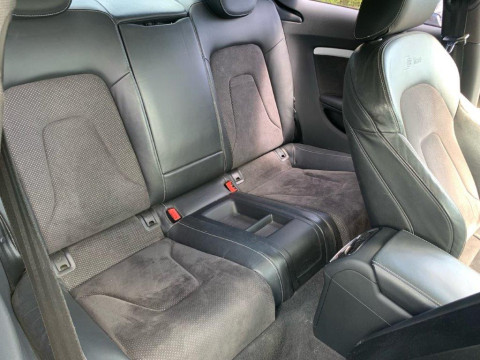 AUDI A5 2.0 АКПП 2010