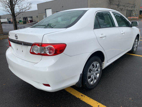 Toyota Corolla LE 1.8 АКПП 2012