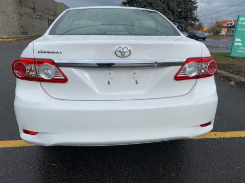 Toyota Corolla LE 1.8 АКПП 2012