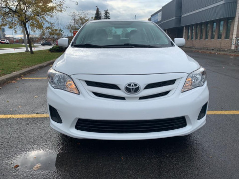 Toyota Corolla LE 1.8 АКПП 2012