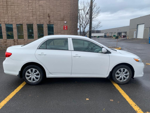 Toyota Corolla LE 1.8 АКПП 2012