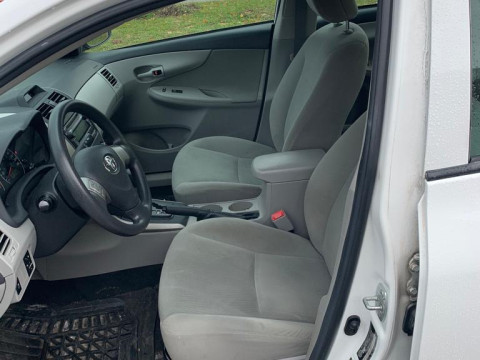 Toyota Corolla LE 1.8 АКПП 2012