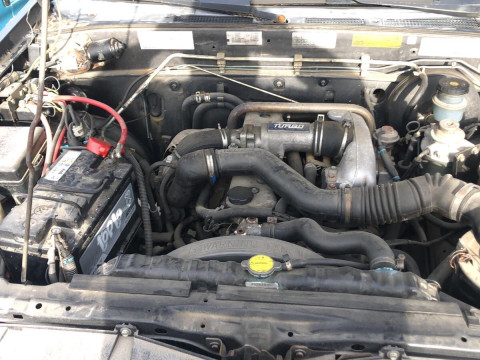 Nissan Navara 2.5TD 4x4 МКПП 2001 (лебідка)