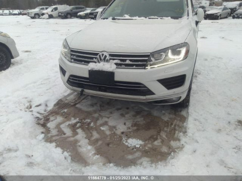 Volkswagen Touareg 3.0D АКПП 2015