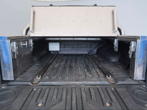 Nissan Navara 2.5TD 4x4 AКПП 2009 (лебідка)