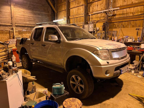 Nissan Navara 2.5 dCi Aventura Pickup 4dr Diesel АКПП 2008