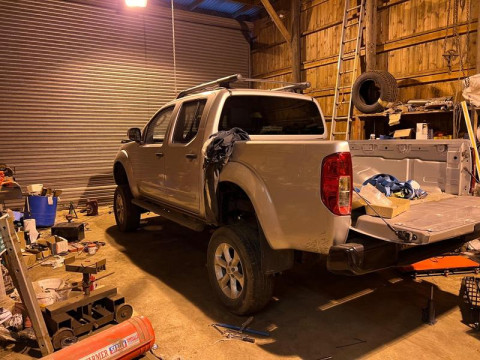 Nissan Navara 2.5 dCi Aventura Pickup 4dr Diesel АКПП 2008