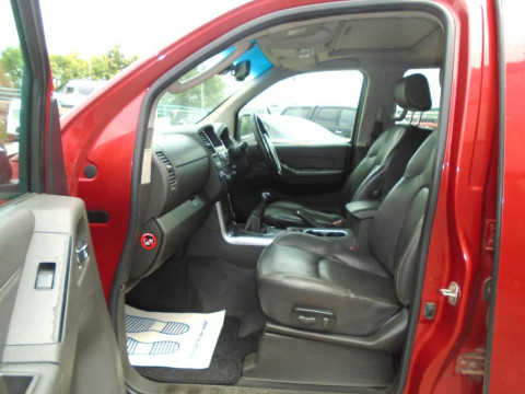 Nissan Navara  Tekna 4WD Euro 4 4dr Diesel МКПП 2011