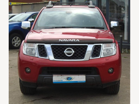 Nissan Navara  Tekna 4WD Euro 4 4dr Diesel МКПП 2011