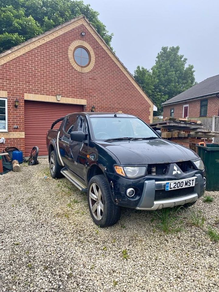 Mitsubishi L200 2.5 TD  Pickup  Diesel АКПП 2007